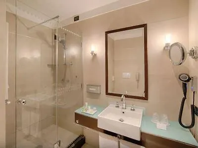 Nh Siena Hotel
