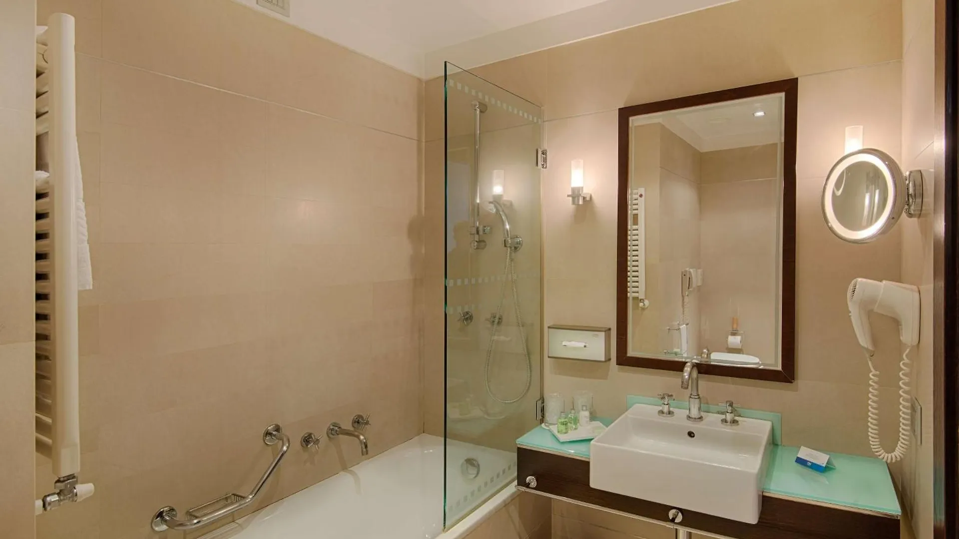 Hotel Nh Sienne