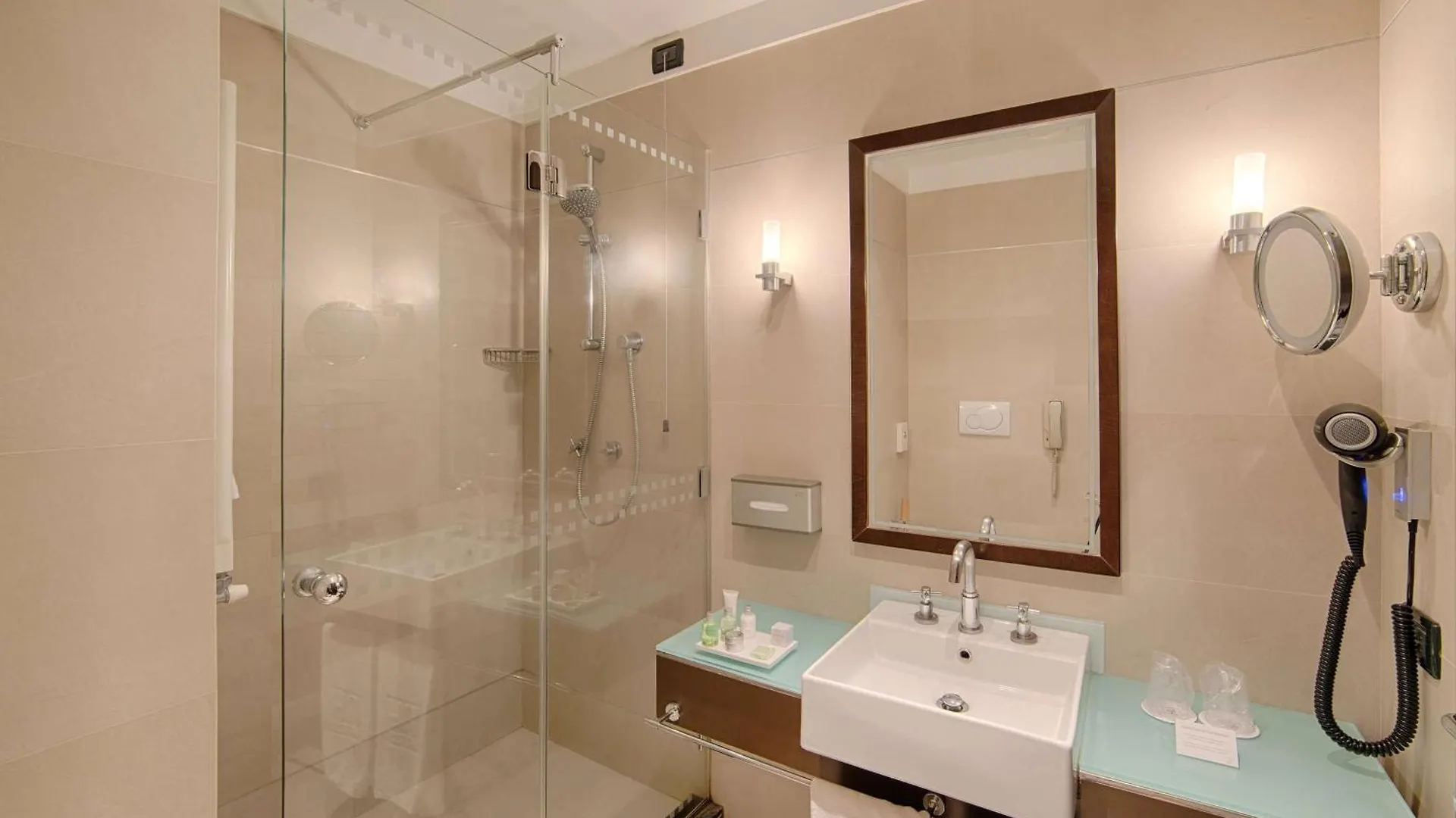 Hotel Nh Sienne