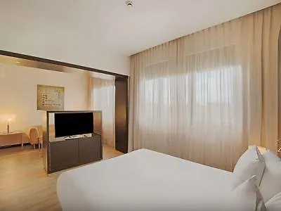 Nh Siena Hotel