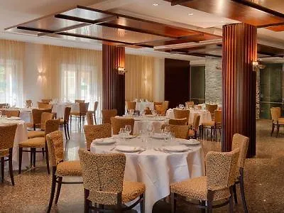Nh Siena Hotel 4*,