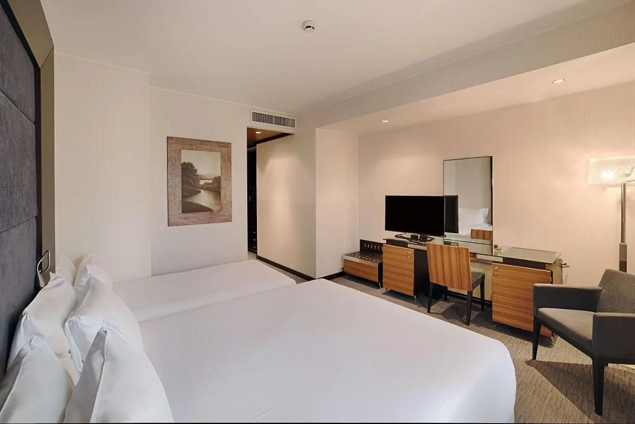 Nh Siena Hotel