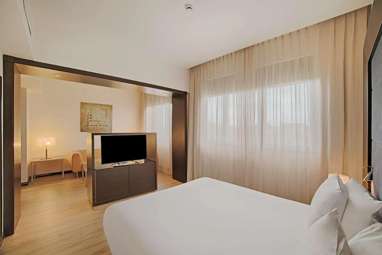 Nh Siena Hotel 4*,