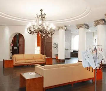 Nh Siena Hotel
