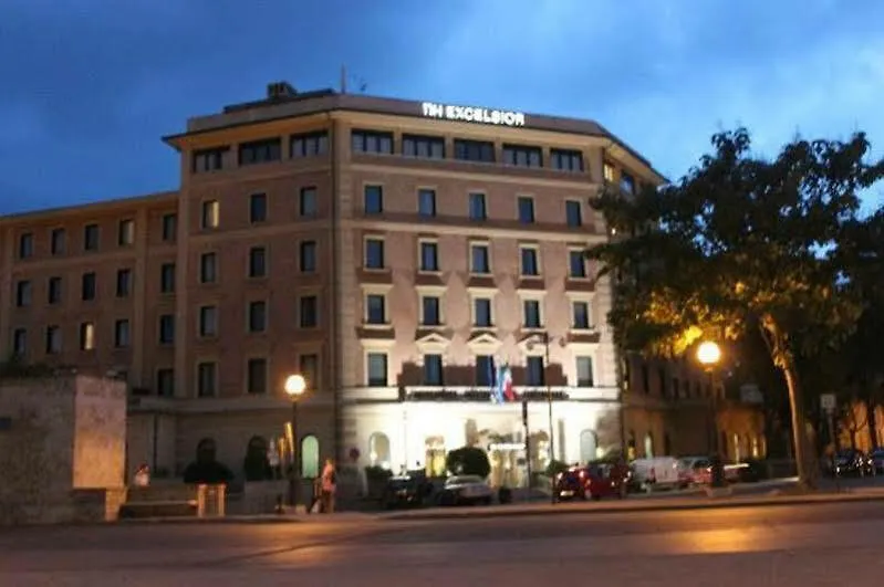 Nh Siena Hotel