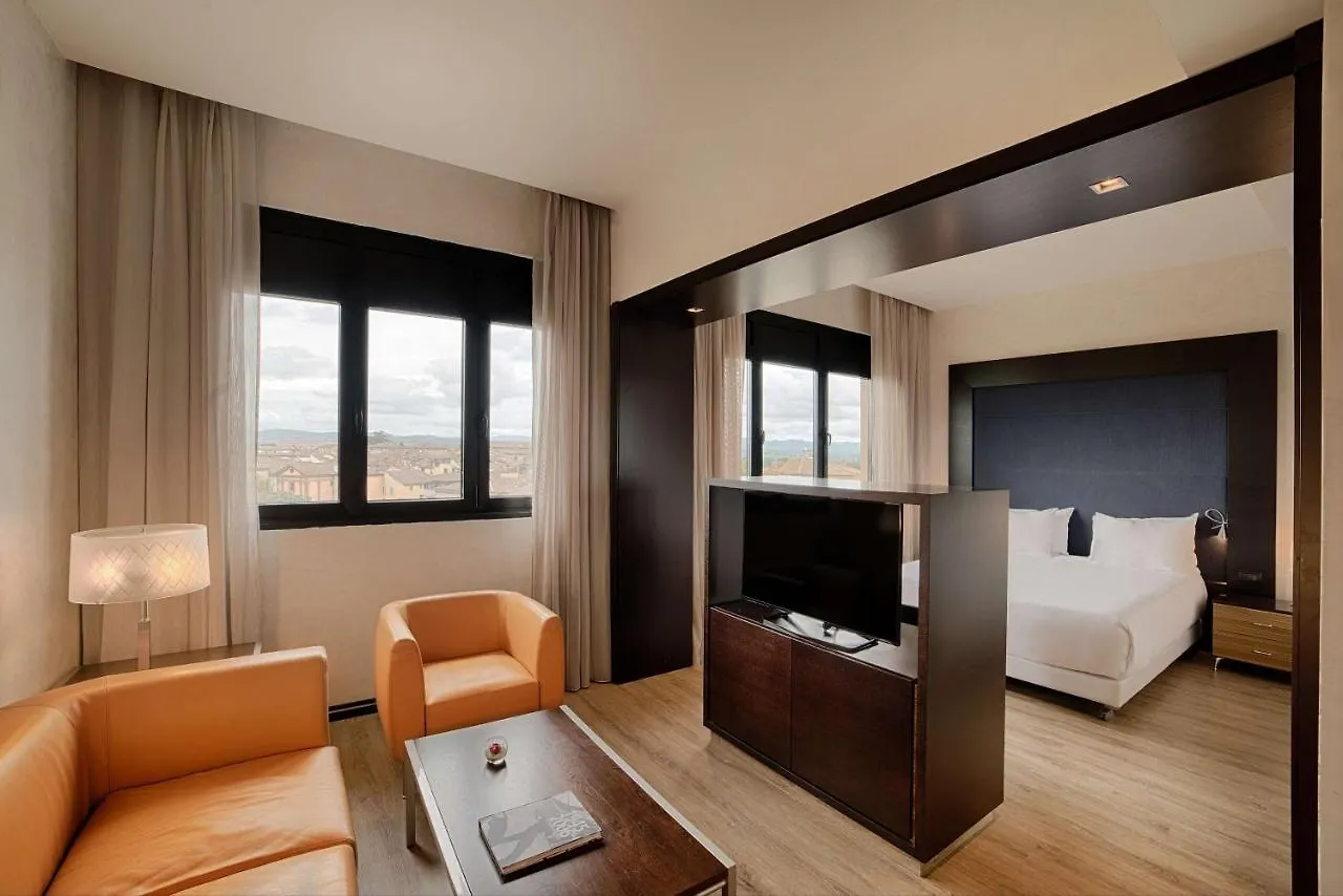 Nh Siena Hotel
