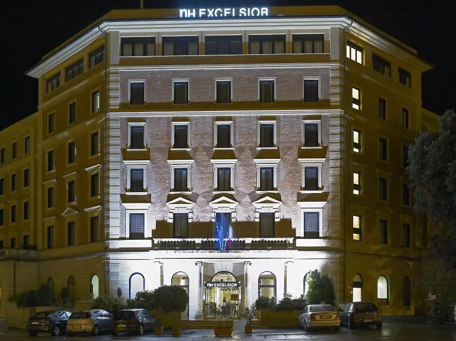 Nh Siena Hotel 4*,