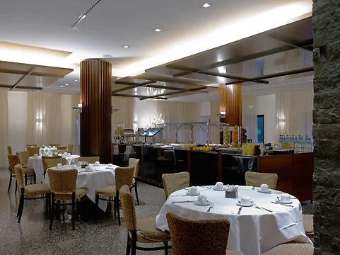 Nh Siena Hotel 4*,