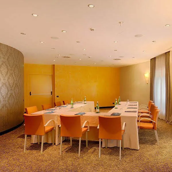 Nh Siena Hotel